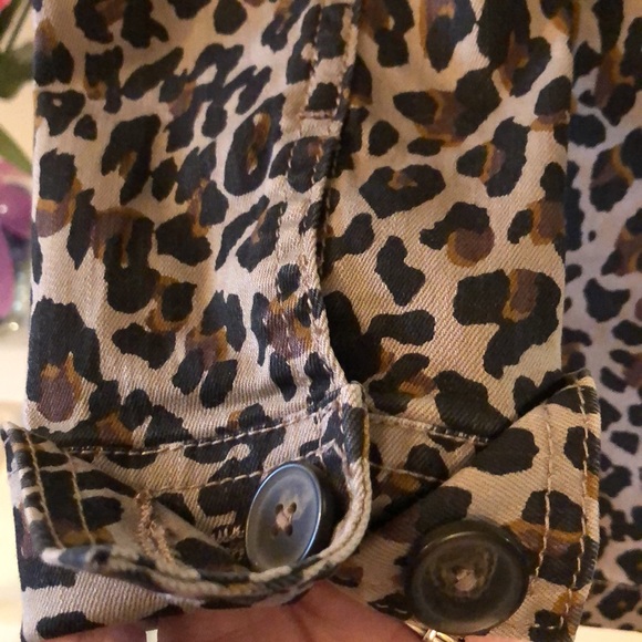 Ladies Camouflage Four Pocket Button Up Jacket ~With Optional Cuffed Sleeve - Picture 6 of 12